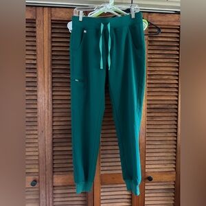 Figs hunter Green Drawstring Women's Joggers and Seamless long sleeve underscrub